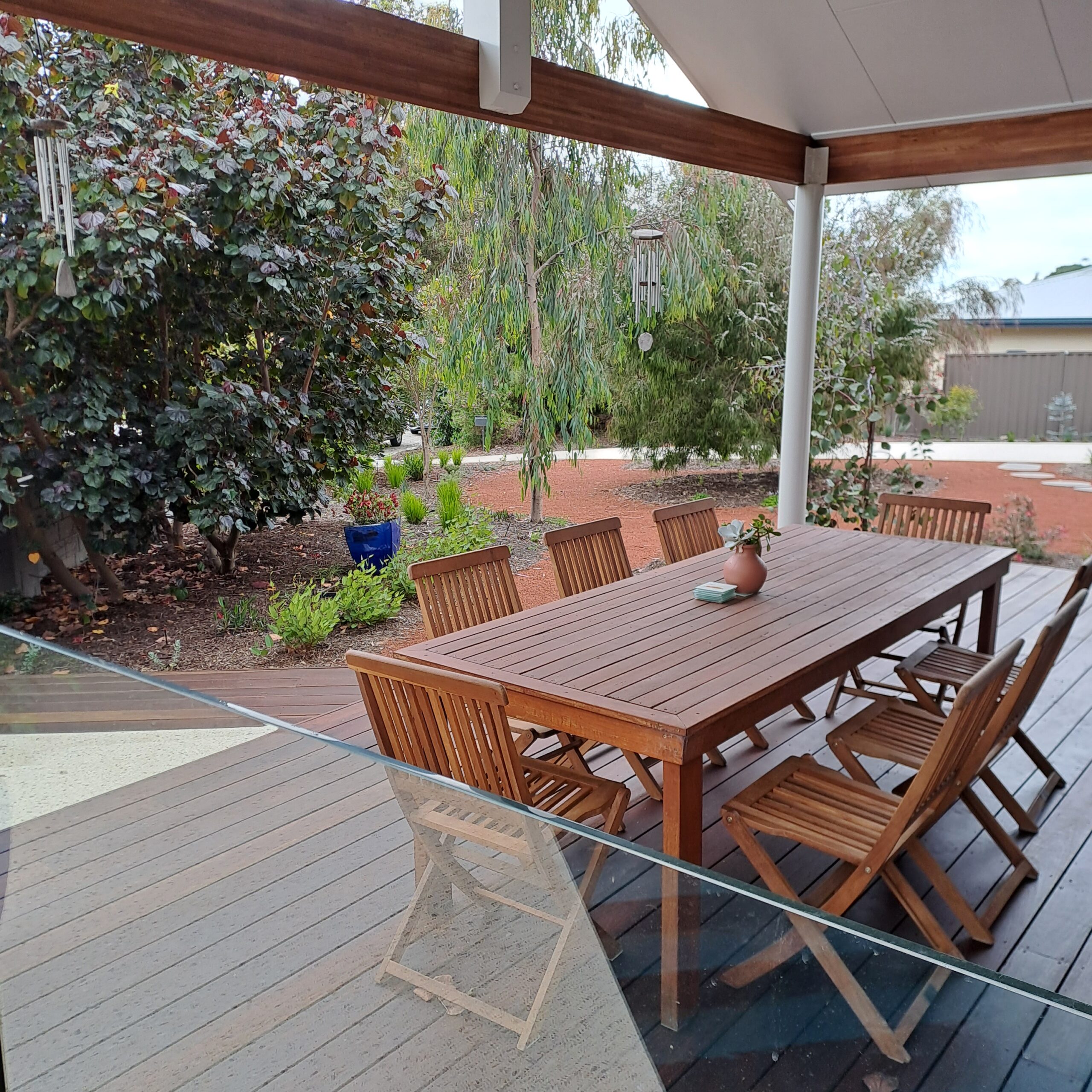 Residential Garden landscaping With Dining Perth